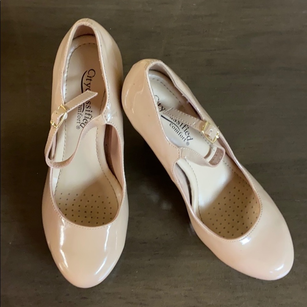City Classified comfort heels